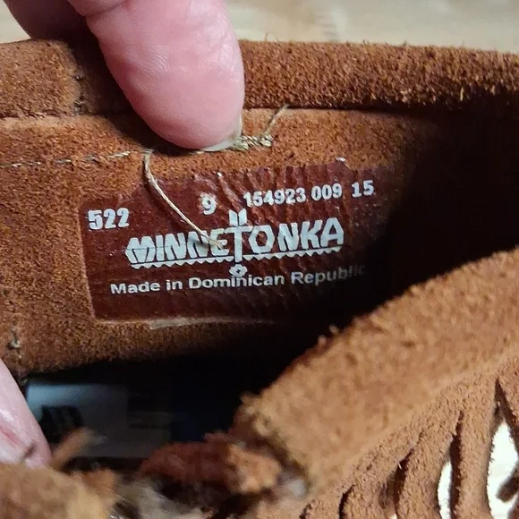 Minnetonka Concho Feather Boot  (9) Brown Suede Moccassins Booties - Picture 9 of 9